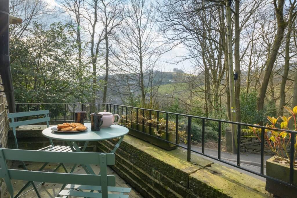 Entire Cottage In The Beautiful Calder Valley 할리팩스 외부 사진